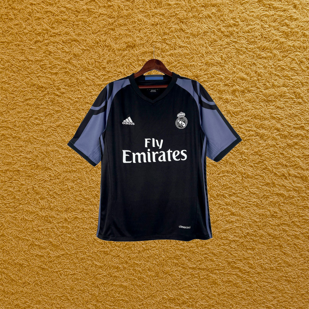 Camiseta retro Real Madrid 2016/17 Futwear