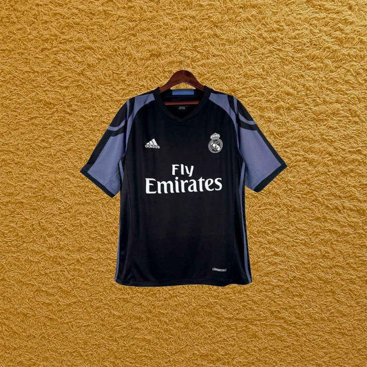 Camiseta retro Real Madrid 2016/17 - Futwear