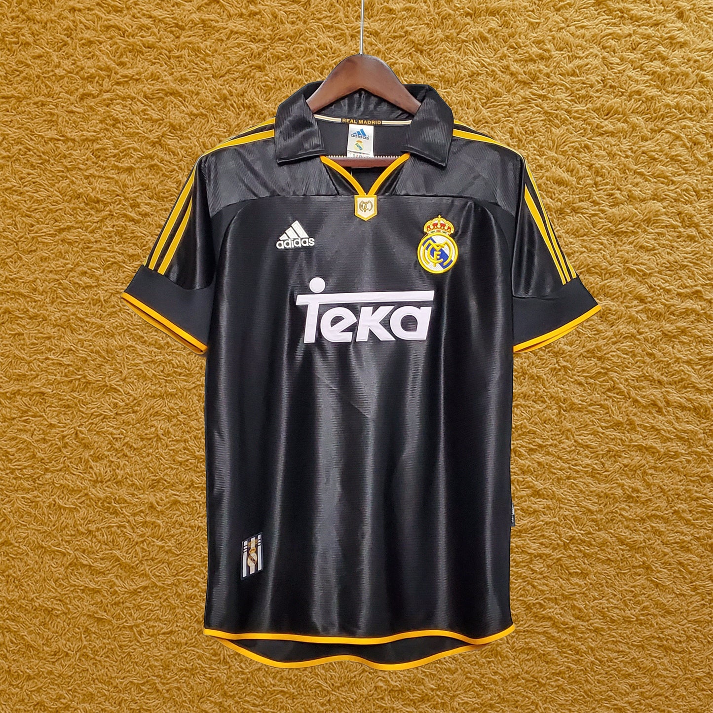 Camiseta retro Real Madrid 1999/00 Futwear