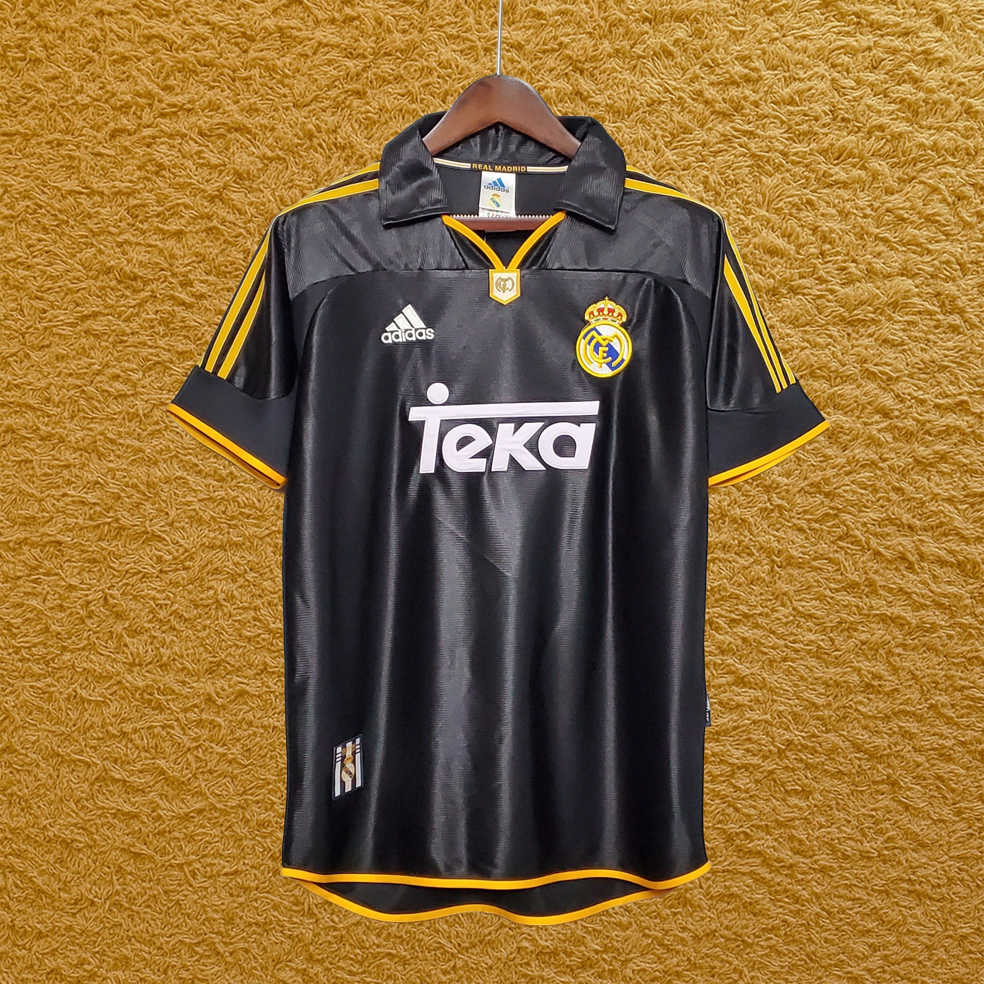 Camiseta retro Real Madrid 1999/00 Futwear