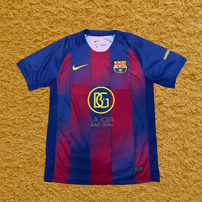 Camiseta Barcelona edición Bad Gyal, vista frontal