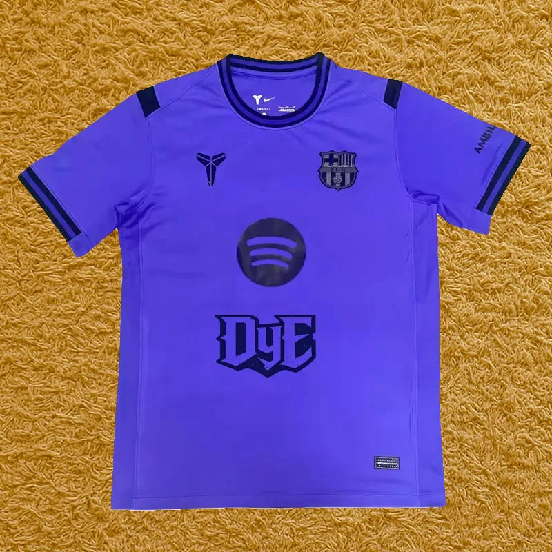Camiseta Barcelona edición Duki y Emilia, vista frontal