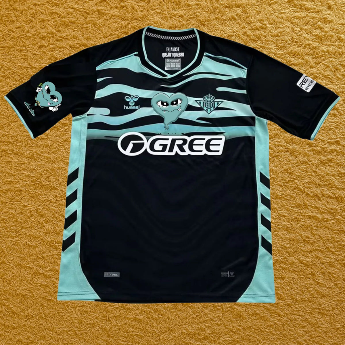Camiseta Betis edición La Mafia del Amor, vista frontal