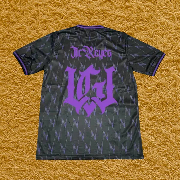 Camiseta Betis Purple edición Jc Reyes, vista trasera