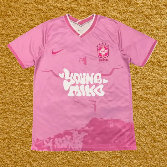 Camiseta Brasil edición Young Miko, vista frontal