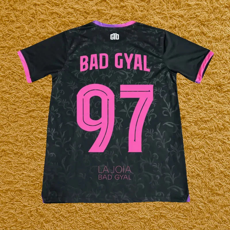 Camiseta PSG edición Bad Gyal, vista trasera