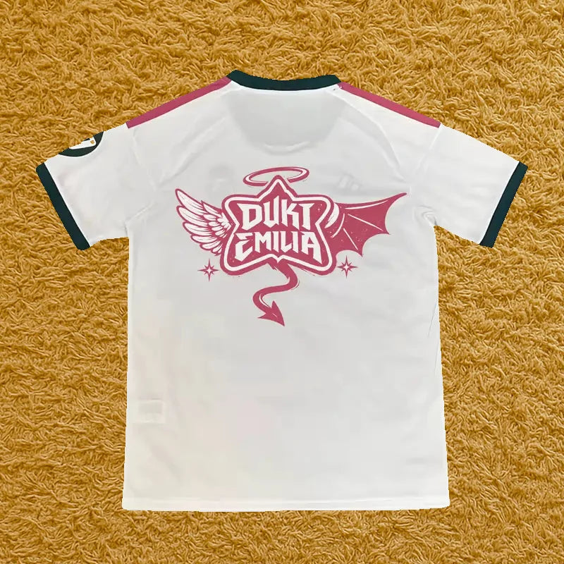 Camiseta Real Madrid edición Duki y Emilia, vista trasera