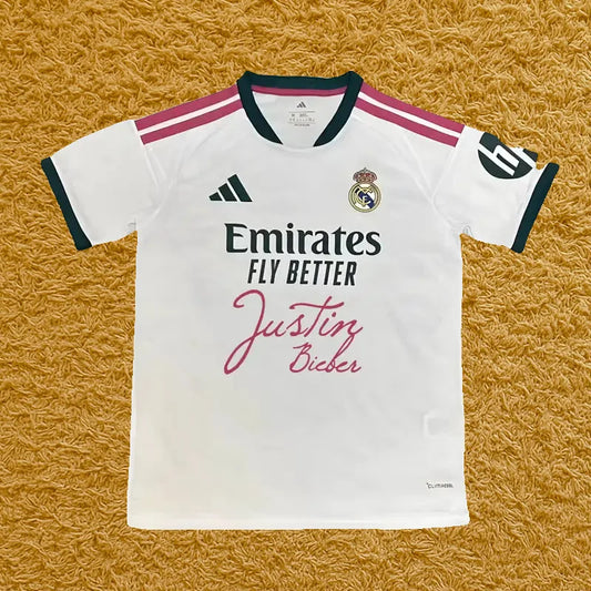 Camiseta Real Madrid edición Justin Bieber, vista frontal