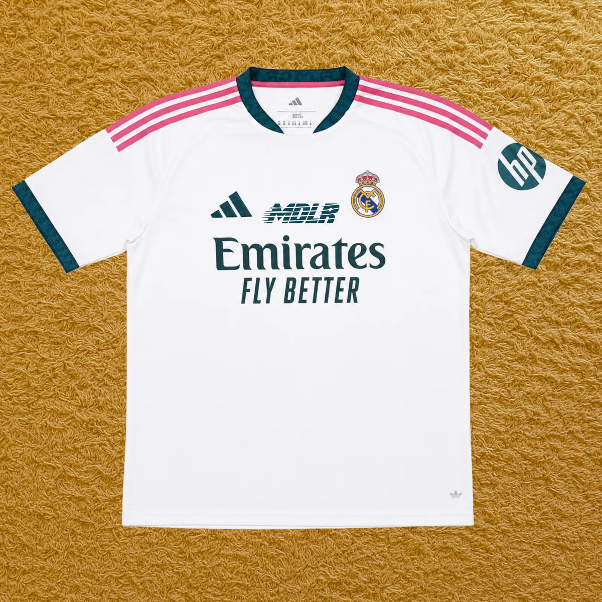Camiseta Real Madrid (K y B Capítulo 2) edición Morad y Beny Jr, vista frontal