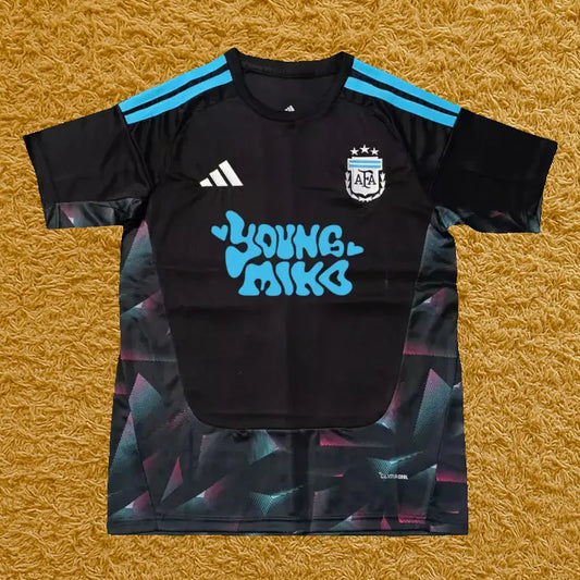 Camiseta Selección de Argentina edición Young Miko, vista frontal