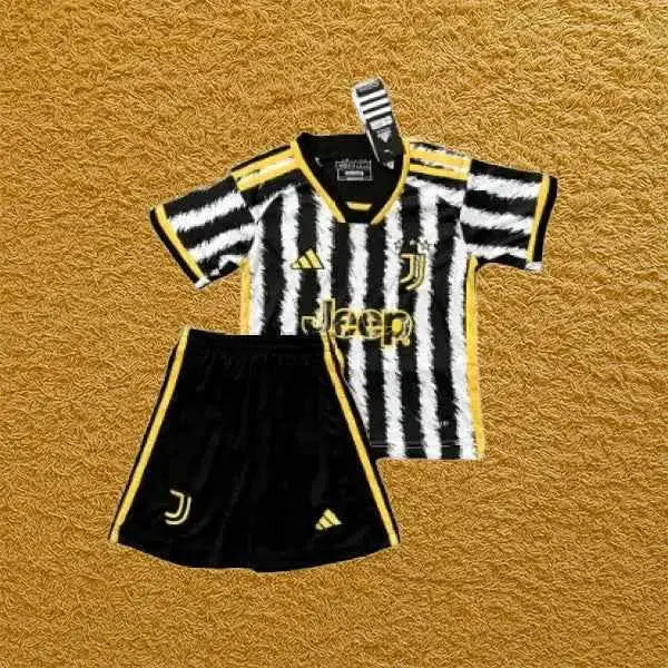 Kit infantil Juventus 2023/24 Futwear